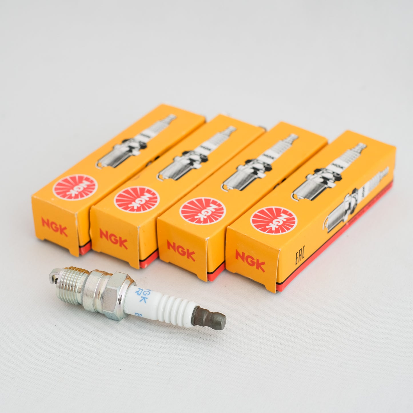 Bedford CF Spark Plug Set - x4 Plugs for 1.8L and 2.3L Slant Engine